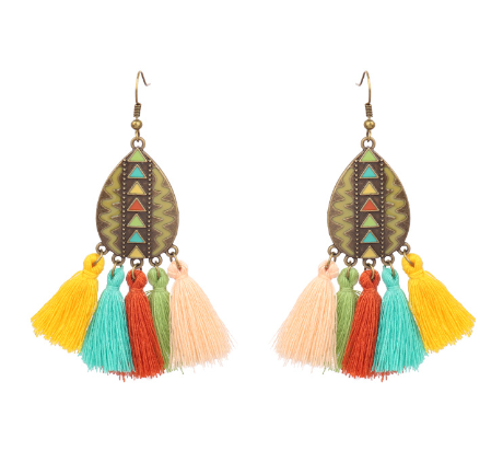 Trendy Women's Floral Drop Earrings in Alloy (Vintage)