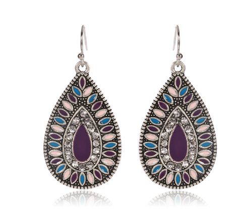 Trendy Women's Floral Drop Earrings in Alloy (Vintage)